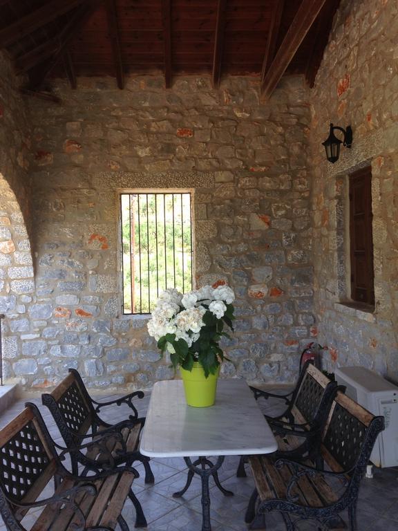 Las - Giannakakoy Traditional Stone Houses Neo Oitilo Bagian luar foto