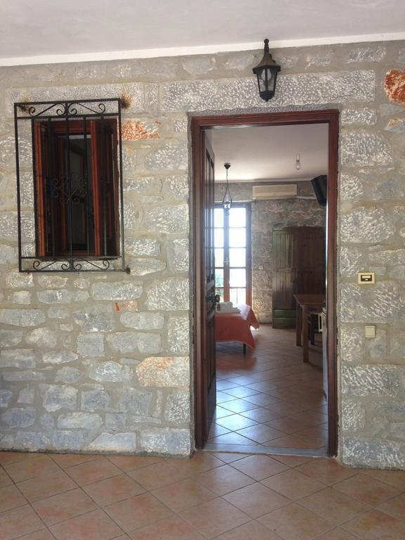 Las - Giannakakoy Traditional Stone Houses Neo Oitilo Bagian luar foto