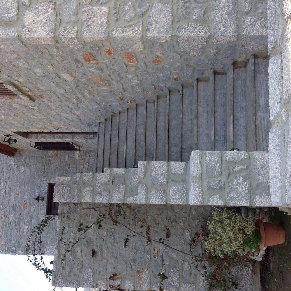 Las - Giannakakoy Traditional Stone Houses Neo Oitilo Bagian luar foto